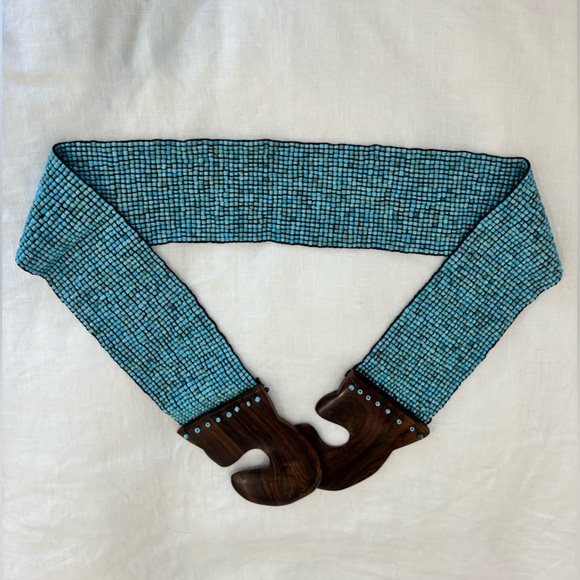NWOT Turquoise Beaded Elastic Belt with Wooden Buckle - Picture 2 of 5